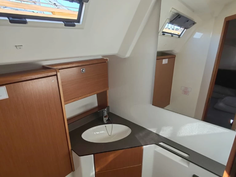 Sailboat rental with or without captain Bavaria Drage