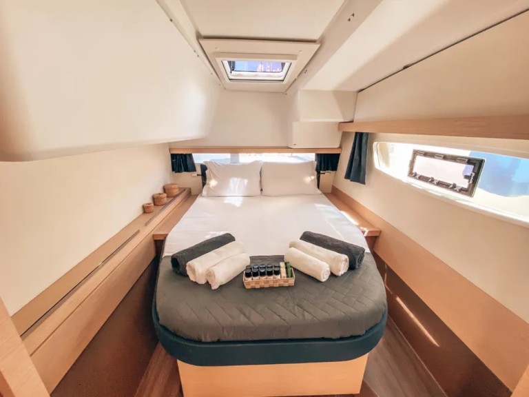 Bareboat Rental Catamaran Fountaine Pajot with a boat licence