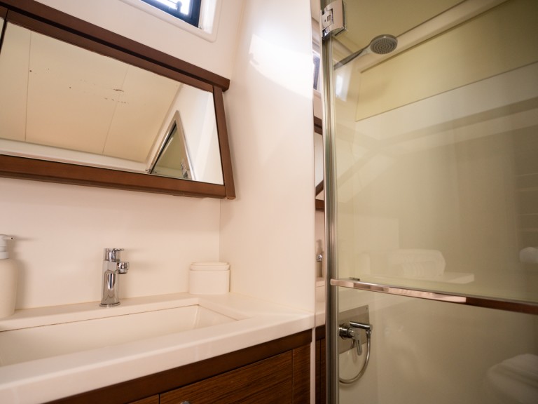 Boat rental Lagoon Lagoon 52 F in Castellammare del Golfo on Samboat