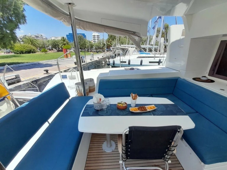 Rent a Lagoon Lagoon 450 F Alimos