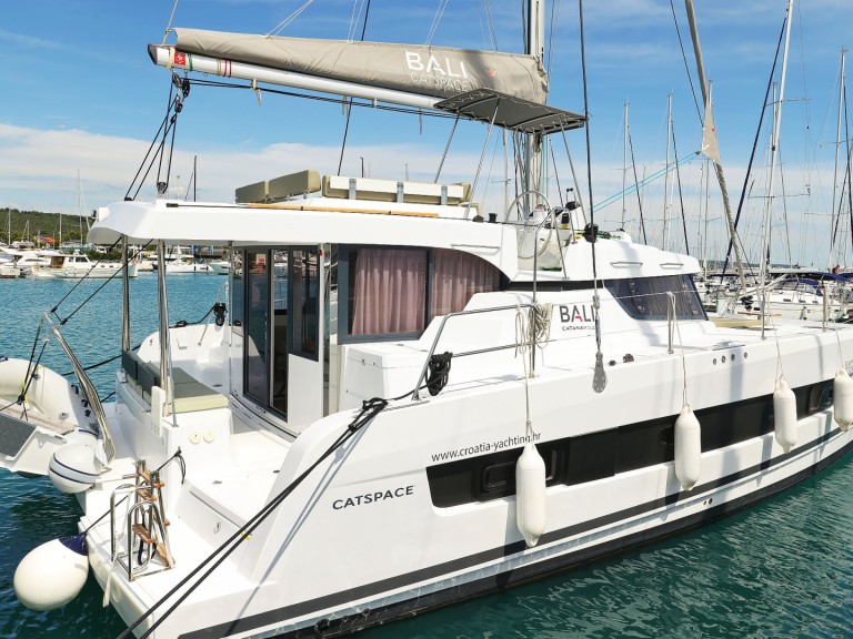 Bareboat Rental Catamaran Bali with a boat licence