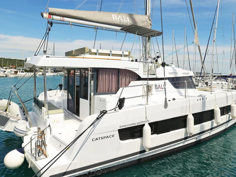 Bareboat Rental Catamaran Bali with a boat licence