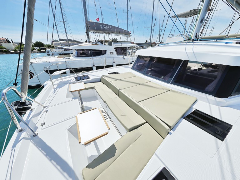 Bali Bali Catspace Voile charter bareboat or captained in  Sukošan