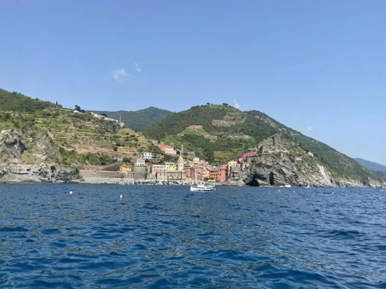 Yacht charter La Spezia cheap Cap Camarat 9.0 WA