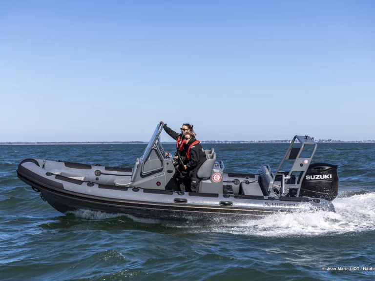 Highfield Patrol 660 charter bareboat or captained in  La Trinité-sur-Mer