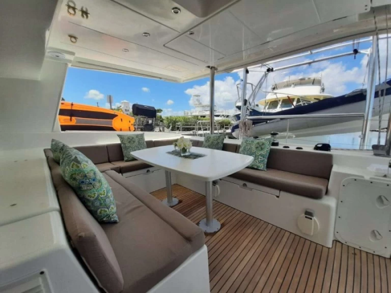 Catamaran for rent Belize City at the best price