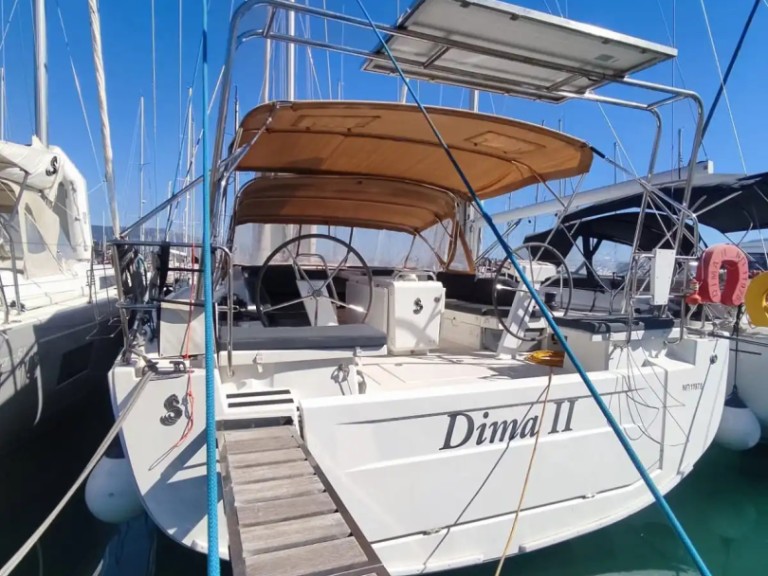 Sailboat for rent Lefkáda at the best price