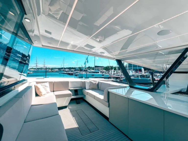 Luxury Yacht rental with or without captain Wave Catamarans Paradise Island