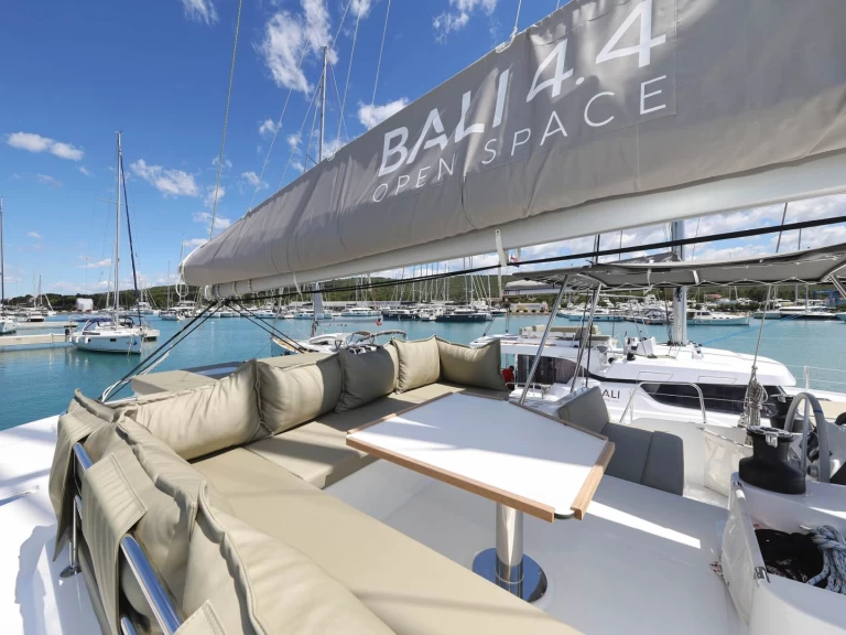 Bali Bali 4.4 in Sukošan on SamBoat