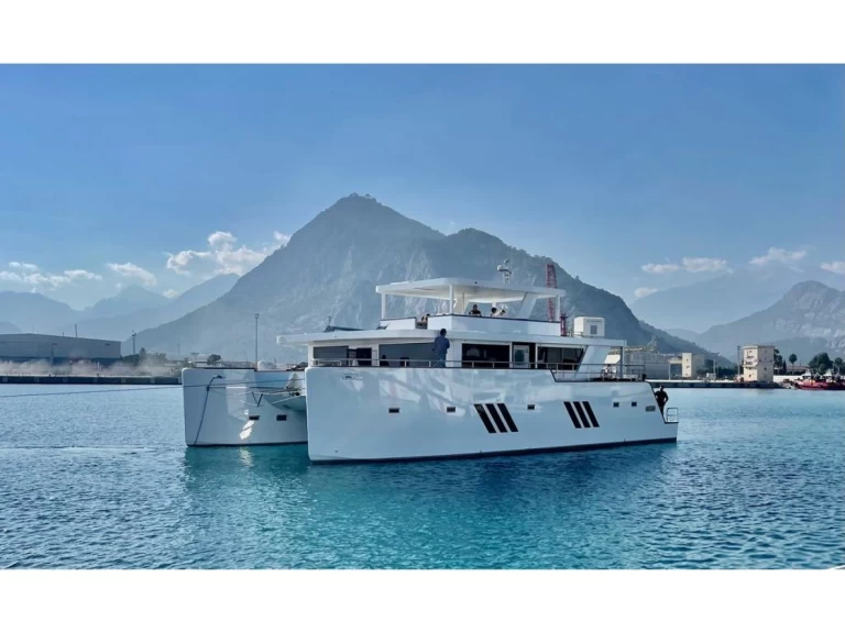 Yacht charter Palma de Mallorca cheap Ocean Beast 65