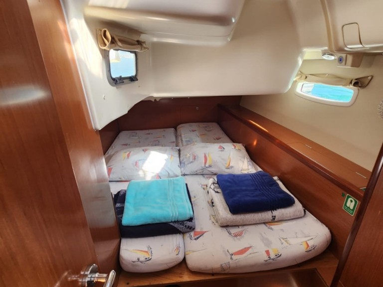 Bénéteau Beneteau Oceanis 40 Tigre in Fethiye on SamBoat