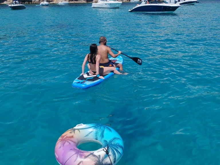 Rent a Ferretti Ferretti 36 Cannes