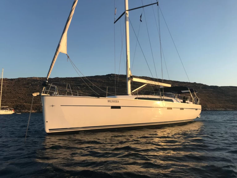 Yacht charter Lávrio cheap Cruiser 51