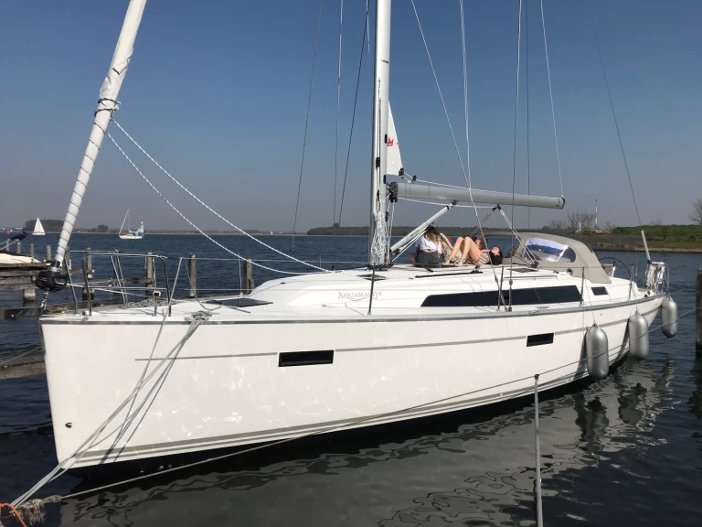 Bareboat Rental Sailboat Bavaria with a boat licence