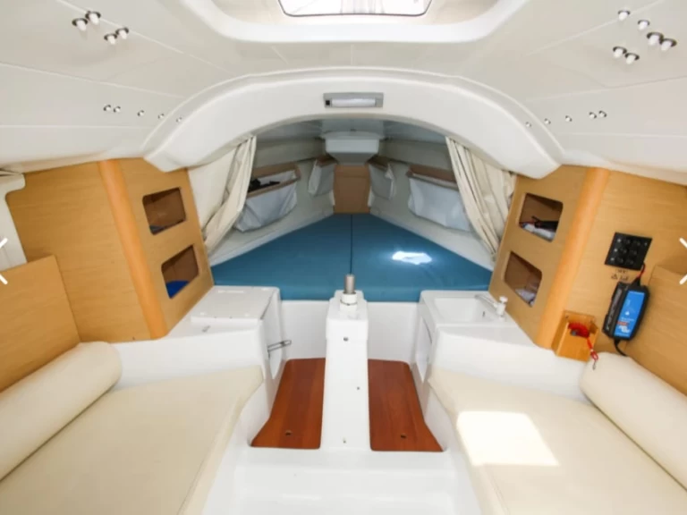 Boat rental Bénéteau First 21.7 S in Port Fréjus on Samboat