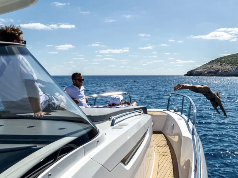 Bareboat Rental Motorboat Nimbus with a boat licence