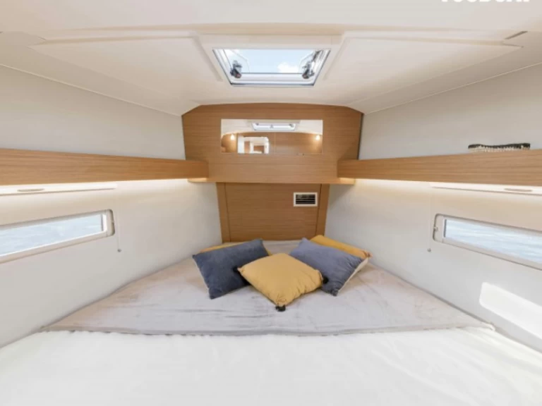 Rent a Dufour Dufour 390 Grand Large Port-Camargue