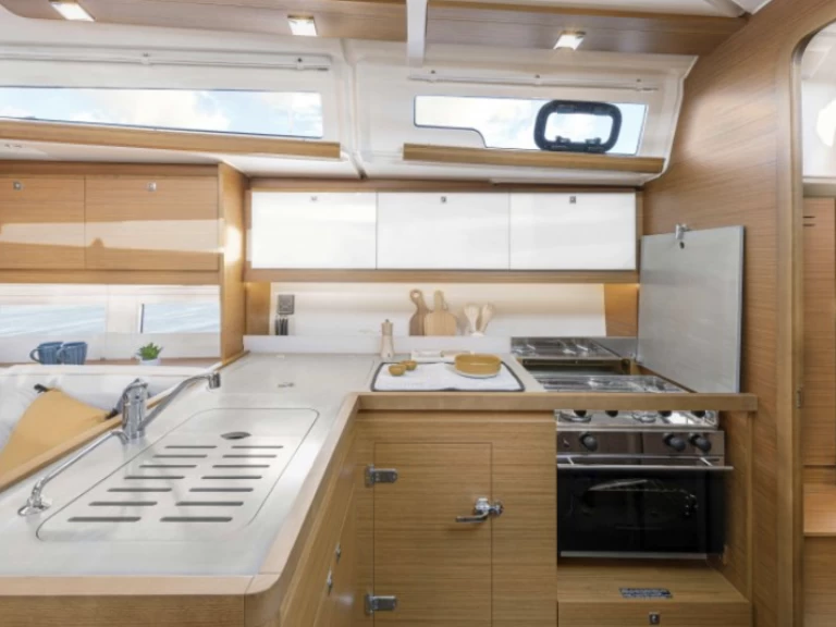 Yacht charter Port-Camargue cheap Dufour 390 Grand Large