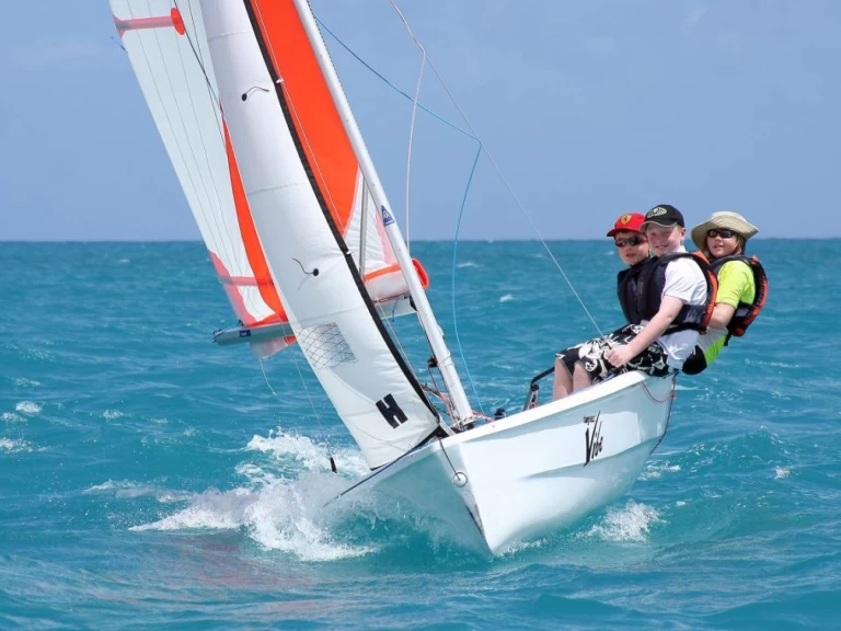 Sailboat for rent Carnac at the best price