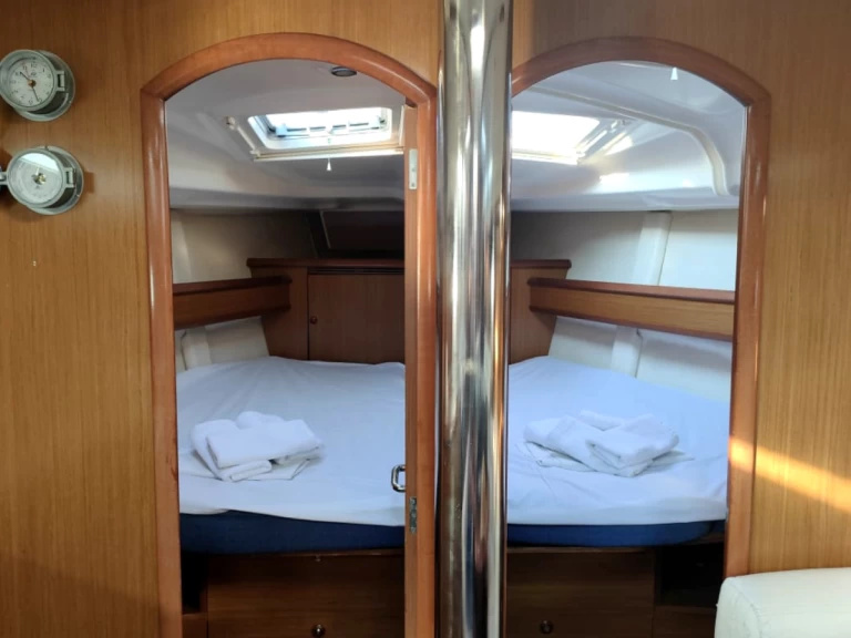 Bareboat Rental Sailboat Jeanneau with a boat licence