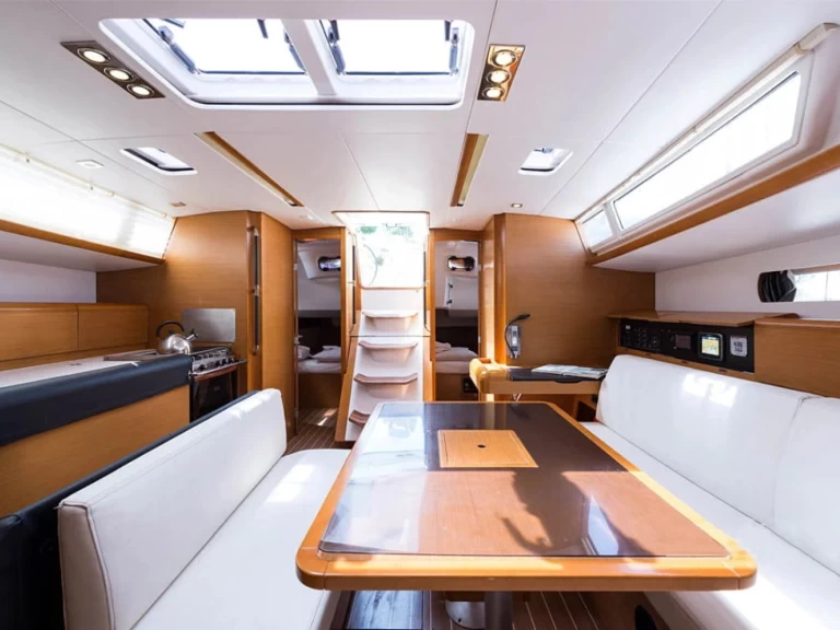 Sailboat rental in Nikiána - Jeanneau Sun Odyssey 469