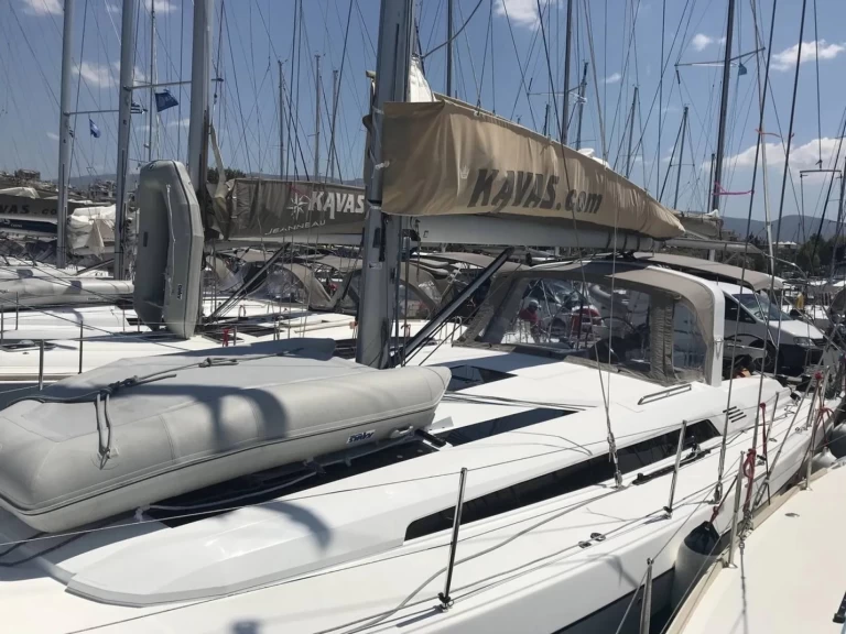 Yacht charter Nikiána cheap Oceanis 51.1