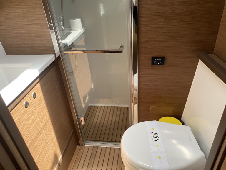 Lagoon Lagoon 52 F in Furnari on SamBoat