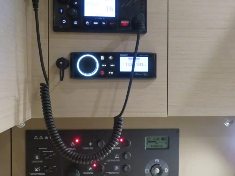 Rent a Bénéteau Oceanis 38 Procida