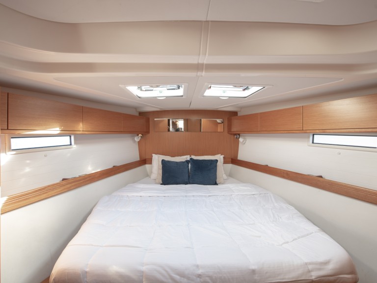 Boat rental Bavaria Cruiser 51 in Lávrio on Samboat