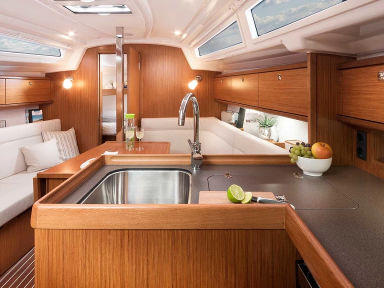Rent a Bavaria Cruiser 34 Izola