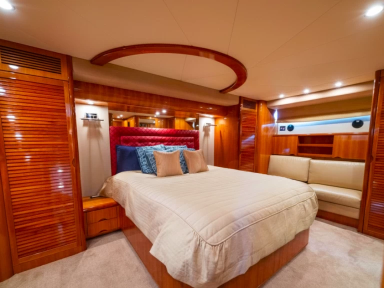 Luxury Yacht for rent Miami at the best price
