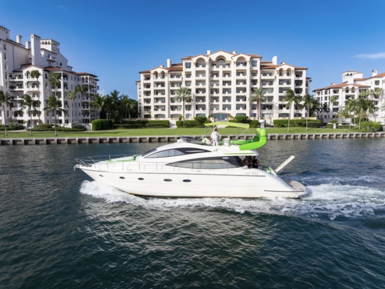 Rent a Aicon Aicon 62 SL Miami