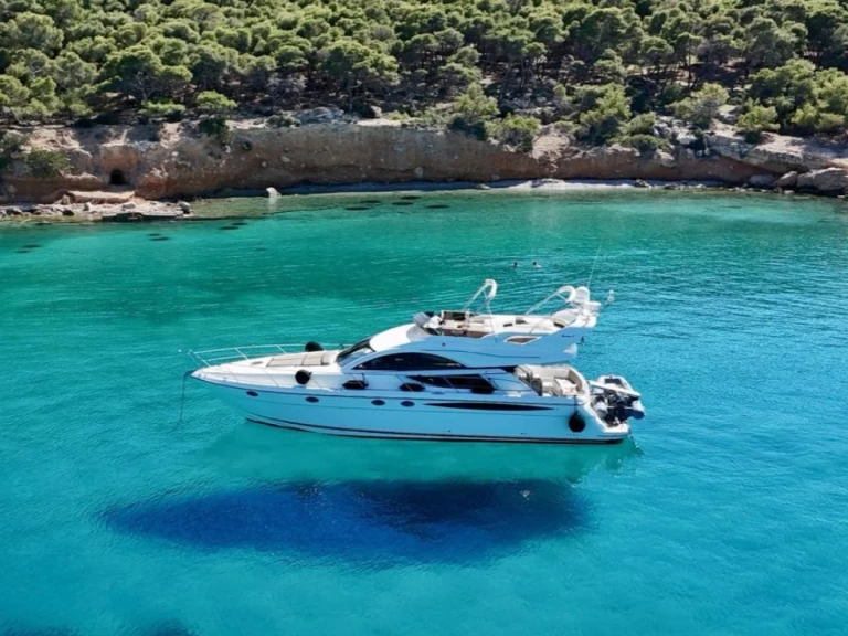 Boat rental Fairline Phantom 50 in Glyfada on Samboat