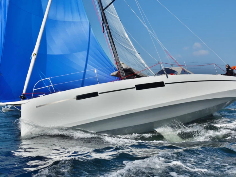 Sailboat for rent Le Marin at the best price