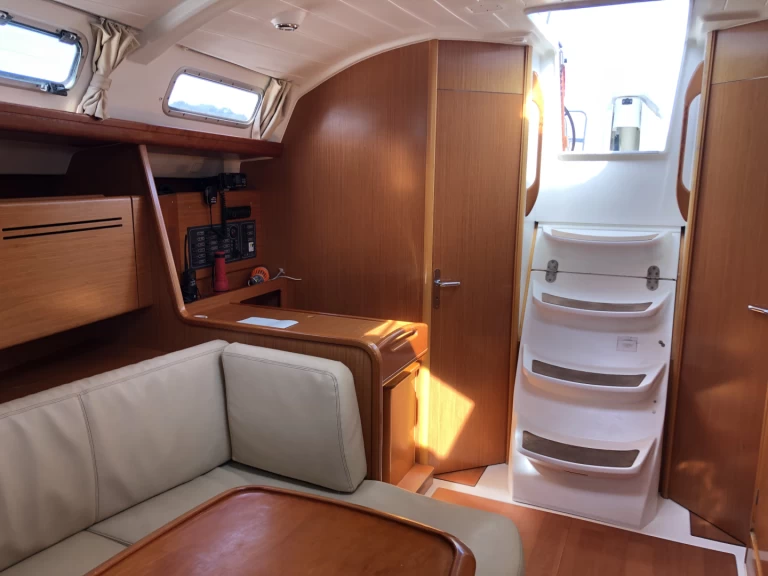 Sailboat rental with or without captain Bénéteau Saint-Mandrier-sur-Mer