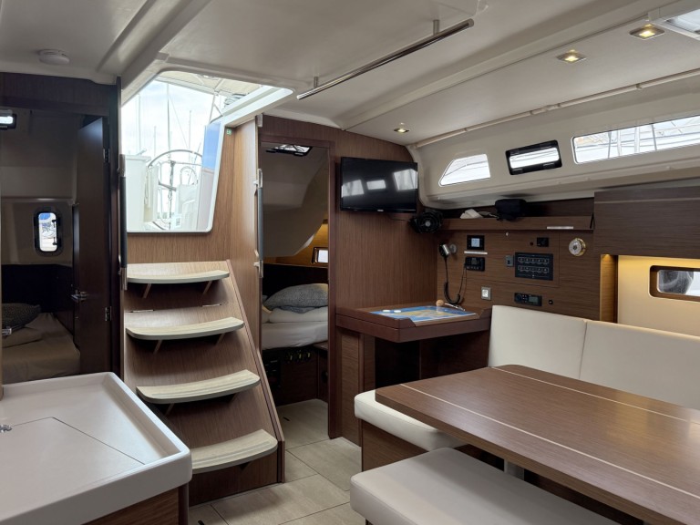 Bénéteau Oceanis 40.1 charter bareboat or captained in  Biograd na Moru