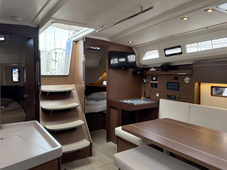 Bénéteau Oceanis 40.1 charter bareboat or captained in  Biograd na Moru