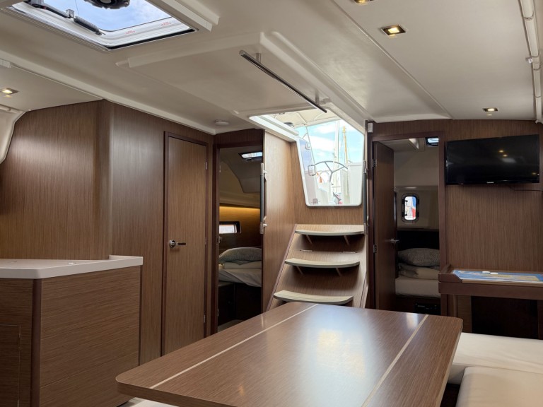 Bénéteau Oceanis 40.1 in Biograd na Moru on SamBoat