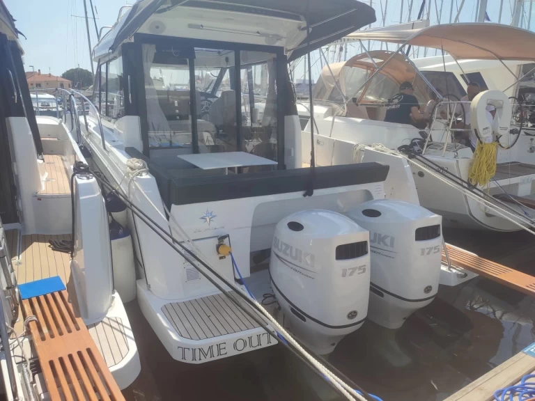 Motorboat rental with or without captain Jeanneau Biograd na Moru