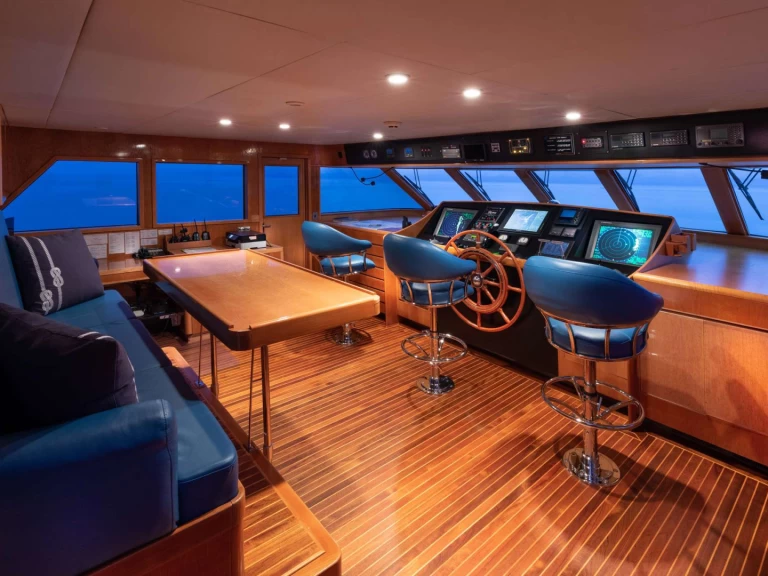 Luxury Yacht rental in Fort Lauderdale - NQEA Yachts Jack Hargrave design RENA