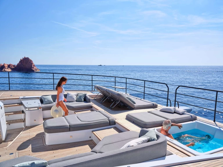 Fountaine Pajot ALINA in El Gouna on SamBoat