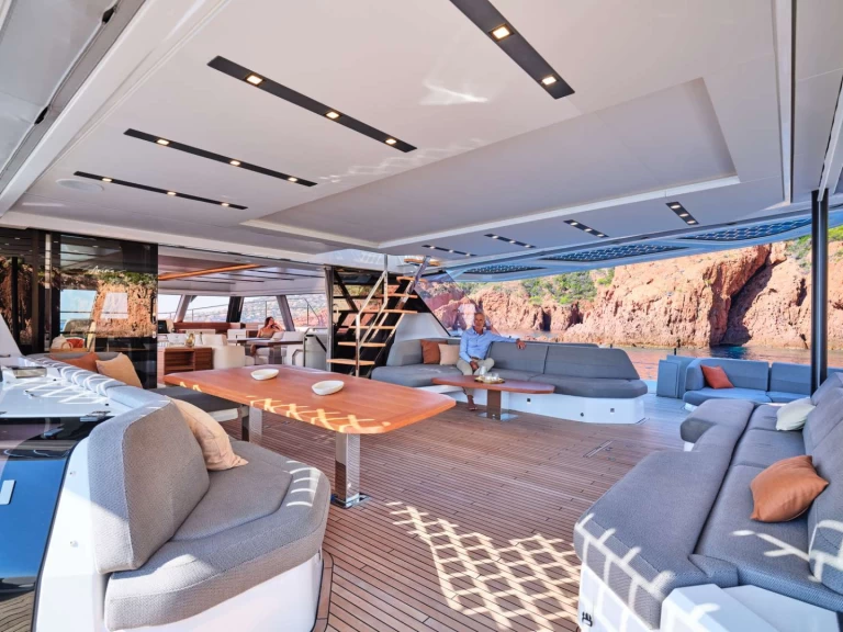 Bareboat Rental Luxury Yacht Fountaine Pajot with a boat licence