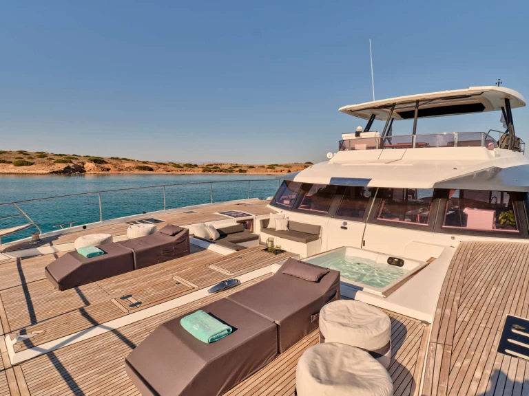 Bareboat Rental Luxury Yacht Fountaine Pajot with a boat licence