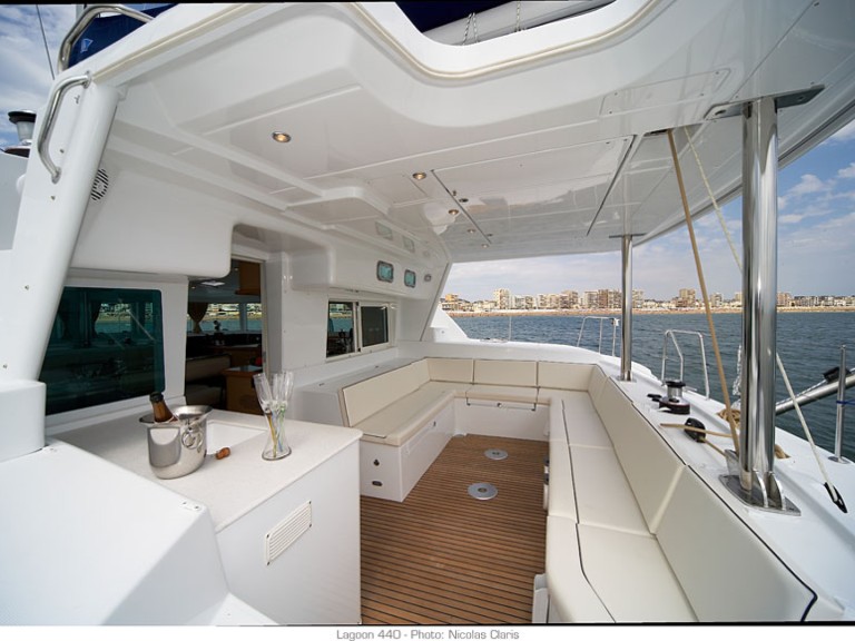 Catamaran for rent Préveza at the best price