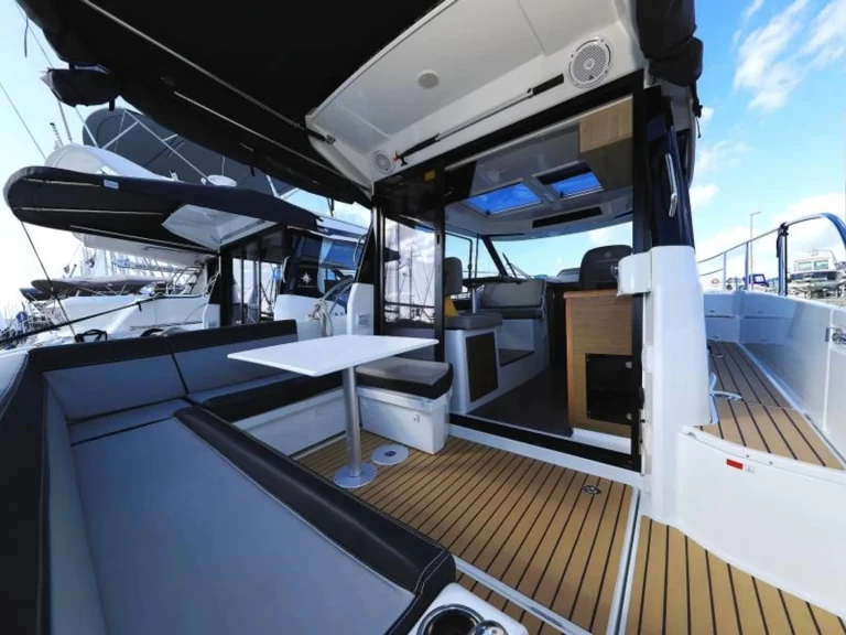 Motorboat rental in Biograd na Moru - Jeanneau Merry Fisher 895