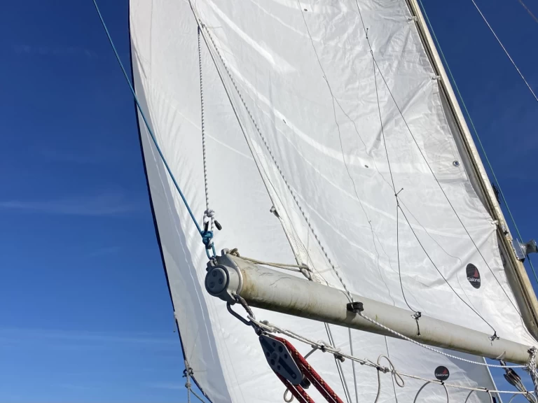 Sailboat rental with or without captain Contest Port de Sainte-Marine