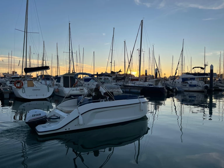 Motorboat rental with or without captain Bey Yacht El Puerto de Santa María
