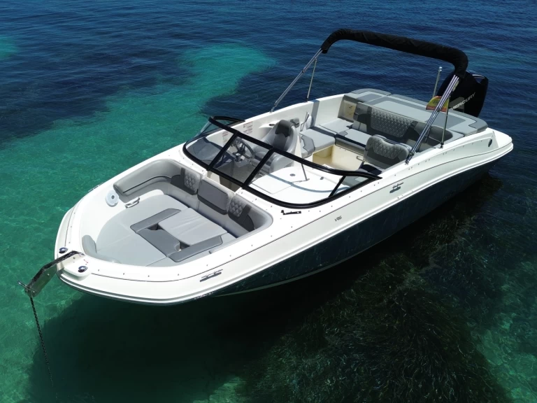 Motorboat rental in Ibiza Town - Bayliner VR6 OB
