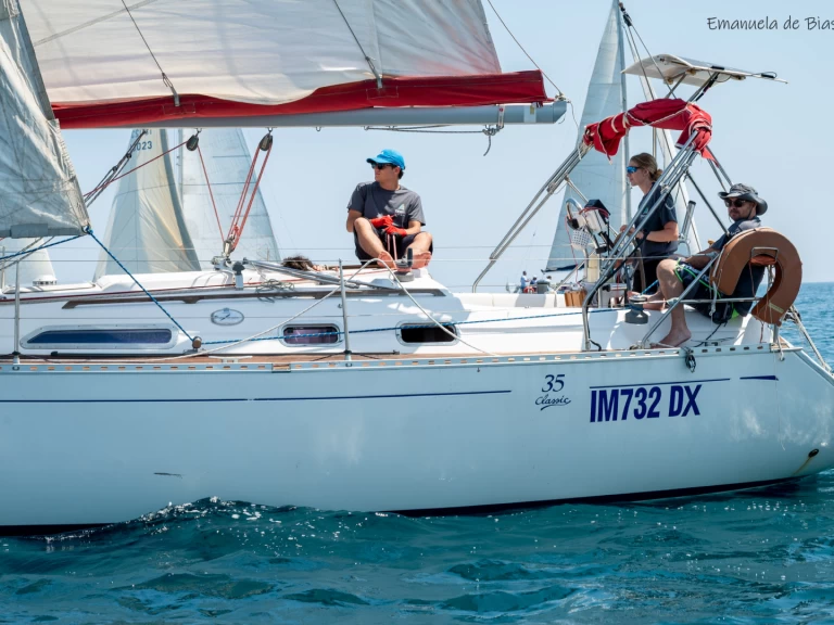 Bareboat Rental Sailboat Dufour with a boat licence