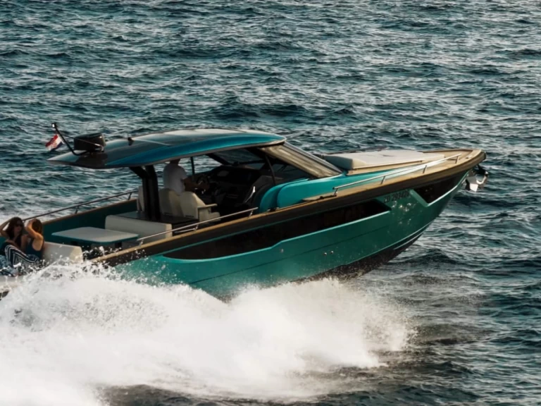 Bareboat Rental Luxury Yacht FORZA with a boat licence